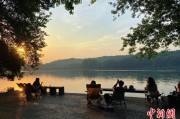 蓬莱“移动卧室”重塑旅行方式 “Z世代”爱上车轮上的家