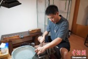 蓬莱成都“90后”小伙“十年磨一剑”：从爱好者到守艺人 传播中国文化